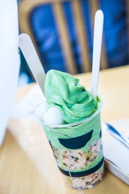 Plastik camlı kibrit dondurması, Tayland.