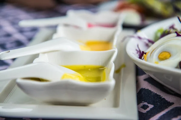 Set Van Salade Dressing Witte Kom Thailand — Stockfoto