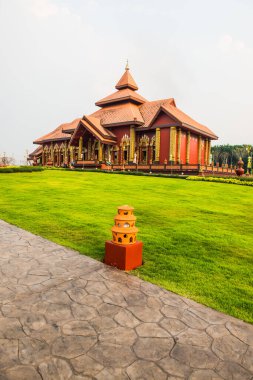 Prayodkhunpol 'deki güzel Tayland tarzı kilise Wiang Kalong Tapınağı, Tayland.