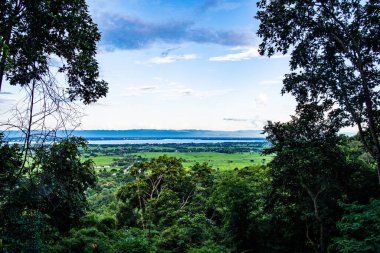 Analyo Thipayaram tapınağındaki Kwan Phayao bakış açısı, Tayland.