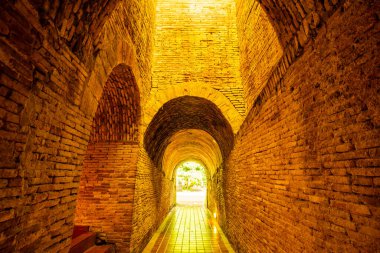 Umong Tapınağı 'nın antik tüneli, Tayland.
