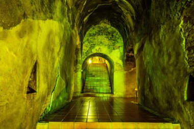 Umong Tapınağı 'nın antik tüneli, Tayland.