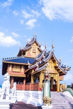 Tayland 'daki Ban Den Tapınağı' nda güzel bir Tayland tarzı kilise..