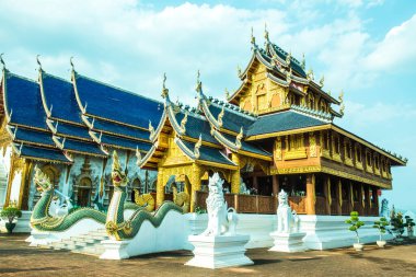 Tayland 'daki Ban Den Tapınağı' nda güzel bir Tayland tarzı kilise..