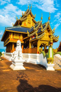 Tayland 'daki Ban Den Tapınağı' nda güzel bir Tayland tarzı kilise..