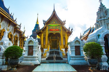 Tayland 'daki Ban Den Tapınağı' nda güzel bir Tayland tarzı kilise..