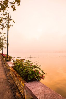 Kwan Phayao Gölü kış mevsiminde, Tayland.