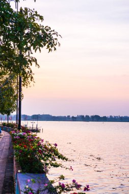 Kwan Phayao Gölü kış mevsiminde, Tayland.