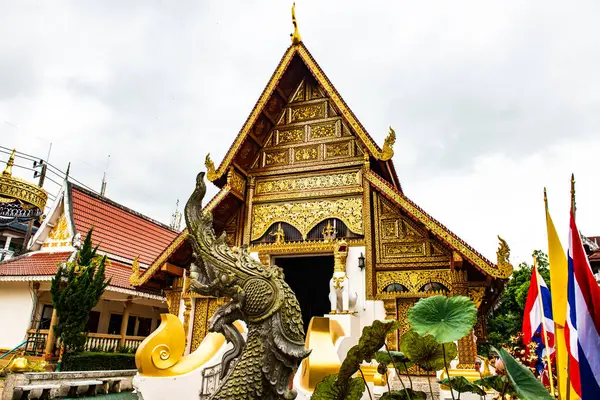 Tayland Phra Singh tapınağındaki Lanna tarzı kilise..