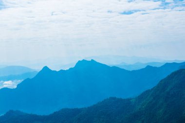 Tayland 'ın Chiangrai eyaletindeki Phu Chi Fa Manzarası' nda Dağ Manzarası.