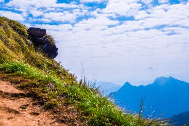 Tayland 'ın Chiangrai eyaletindeki Phu Chi Fa Manzarası' nda Dağ Manzarası.