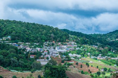 Mon Cham, Tayland 'daki dağdaki köy..