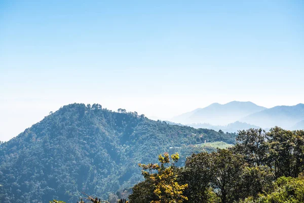 Tayland 'ın Chiangmai eyaletindeki dağ manzarası..