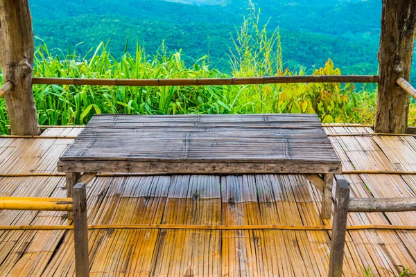 Doğal manzaralı Tayland yemeği, Tayland.