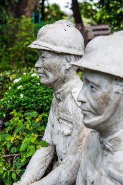 Tayland 'daki eski asker heykeli..