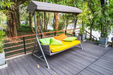 Park, Tayland 'da modern salıncak.