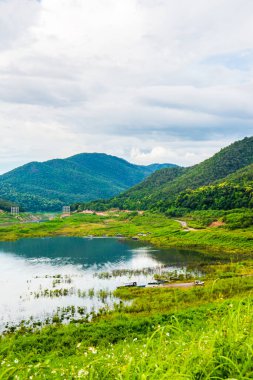 Mae Kuang Udom Thara barajının manzara manzarası, Tayland.