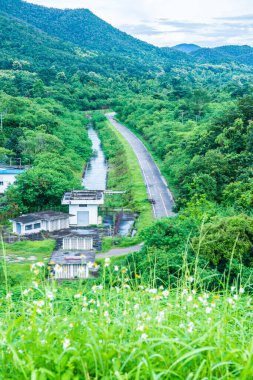 Mae Kuang Udom Thara barajının manzara manzarası, Tayland.