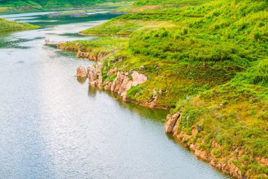 Mae Kuang Udom Thara barajının manzara manzarası, Tayland.