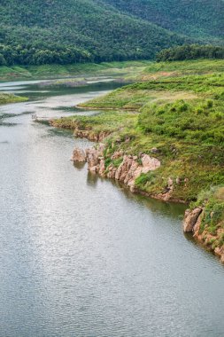 Mae Kuang Udom Thara barajının manzara manzarası, Tayland.