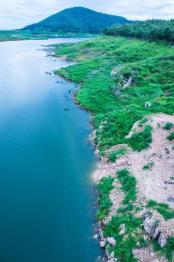 Mae Kuang Udom Thara barajının manzara manzarası, Tayland.