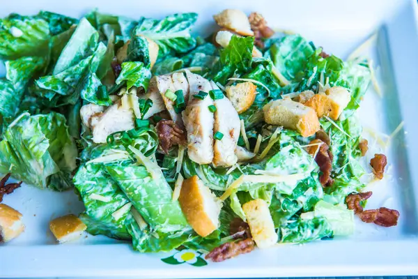 Salada Caesar Com Frango Grelhado Tailândia — Fotografia de Stock