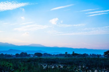 İyi akşamlar Phayao kırsalı, Tayland.