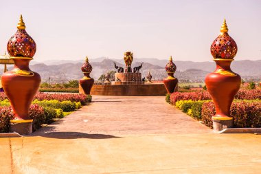 Prayodkhunpol 'deki güzel çeşme Wiang Kalong Tapınağı, Tayland.