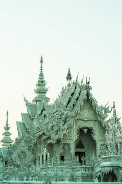 Tayland 'ın Chiang Rai bölgesindeki Rong Khun tapınağı..