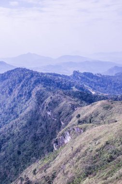 Tayland 'ın Chiangrai eyaletindeki Phu Chi Fa Manzarası' nda Dağ Manzarası.