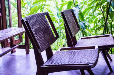 Doğal arka planı olan bir sandalye, Tayland..
