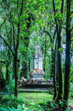 Doi Inthanon Ulusal Parkı 'ndaki Kral Inthanon Anıt Tapınağı, Tayland.