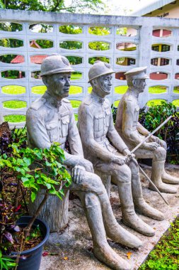 Tayland 'daki eski asker heykeli..