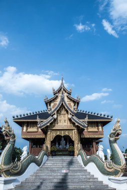 Tayland 'daki Ban Den Tapınağı' nda güzel bir Tayland tarzı kilise..