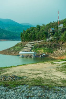 Chiang Mai ilindeki Mae Ngad Somboon Chon Barajı.