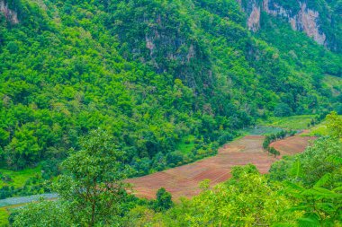 Tayland 'ın Chiangmai bölgesindeki dağ manzarası..