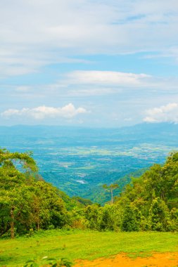 Tayland 'ın Chiangmai bölgesindeki dağ manzarası..
