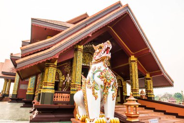 Prayodkhunpol 'deki güzel Tayland tarzı kilise Wiang Kalong Tapınağı, Tayland.