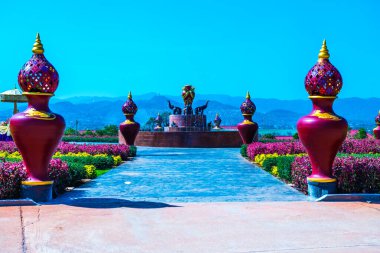 Prayodkhunpol 'deki güzel çeşme Wiang Kalong Tapınağı, Tayland.