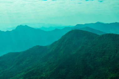 Tayland 'ın Chiangrai eyaletindeki Phu Chi Fa Manzarası' nda Dağ Manzarası.