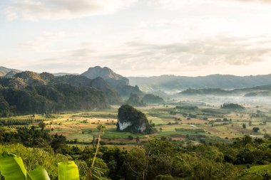 Phu Langka Ulusal Parkı, Tayland Güzel Dağ Manzarası.