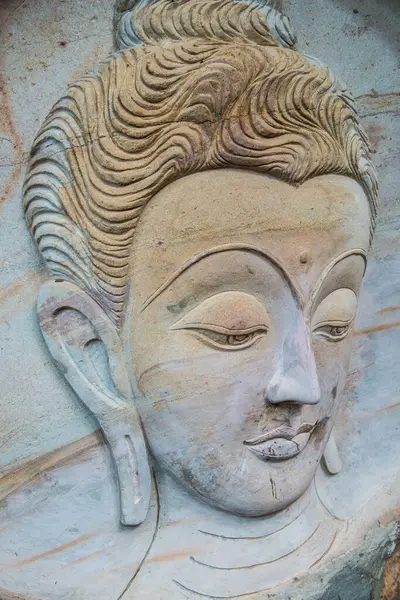 Vyřezávání Buddhy Umění Skále Chrámu Huai Pha Kiang Thajsko — Stock fotografie