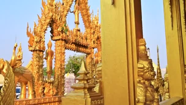 Templo Ouro Wat Pak Nam Província Chachoengsao — Vídeo de Stock