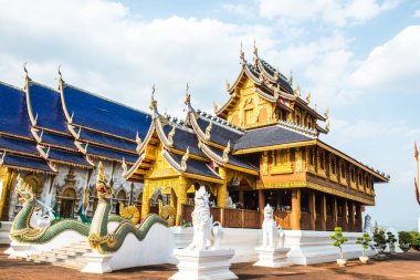 Tayland 'daki Ban Den Tapınağı' nda güzel bir Tayland tarzı kilise..