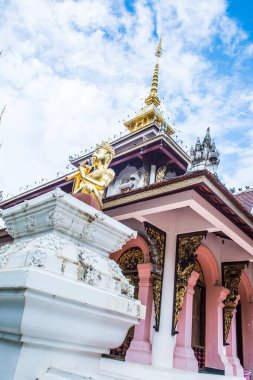 Chiangmai, Tayland 'daki Darabhirom Ormanı Manastırı' ndan Phra Chao Than Jai Mondop.