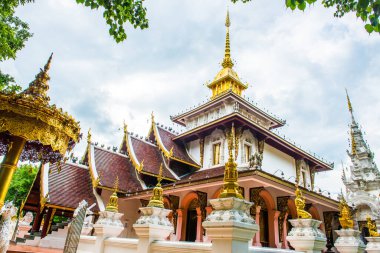 Chiangmai, Tayland 'daki Darabhirom Ormanı Manastırı' ndan Phra Chao Than Jai Mondop.