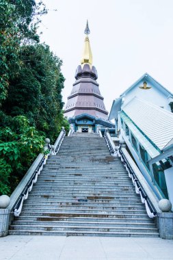 Doi Inthanon Ulusal Parkı, Tayland 'da dağda güzel bir stupa..