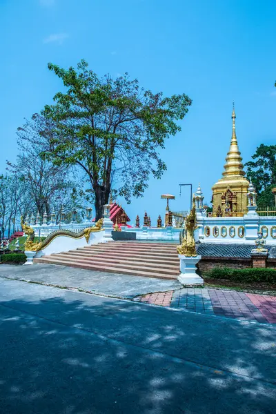 Pagode Dourado Templo Prathat Doi Wao Tailândia — Fotografia de Stock