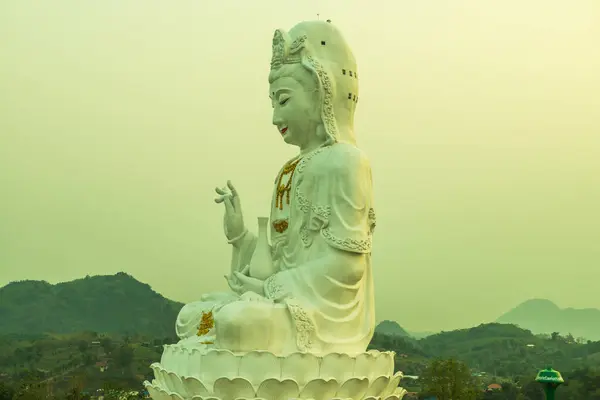 Bella Statua Guan Yin Tempio Huay Pla Kang Thailandia — Foto Stock