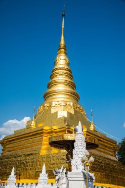 Tayland 'daki Phra Chae Haeng tapınağında..